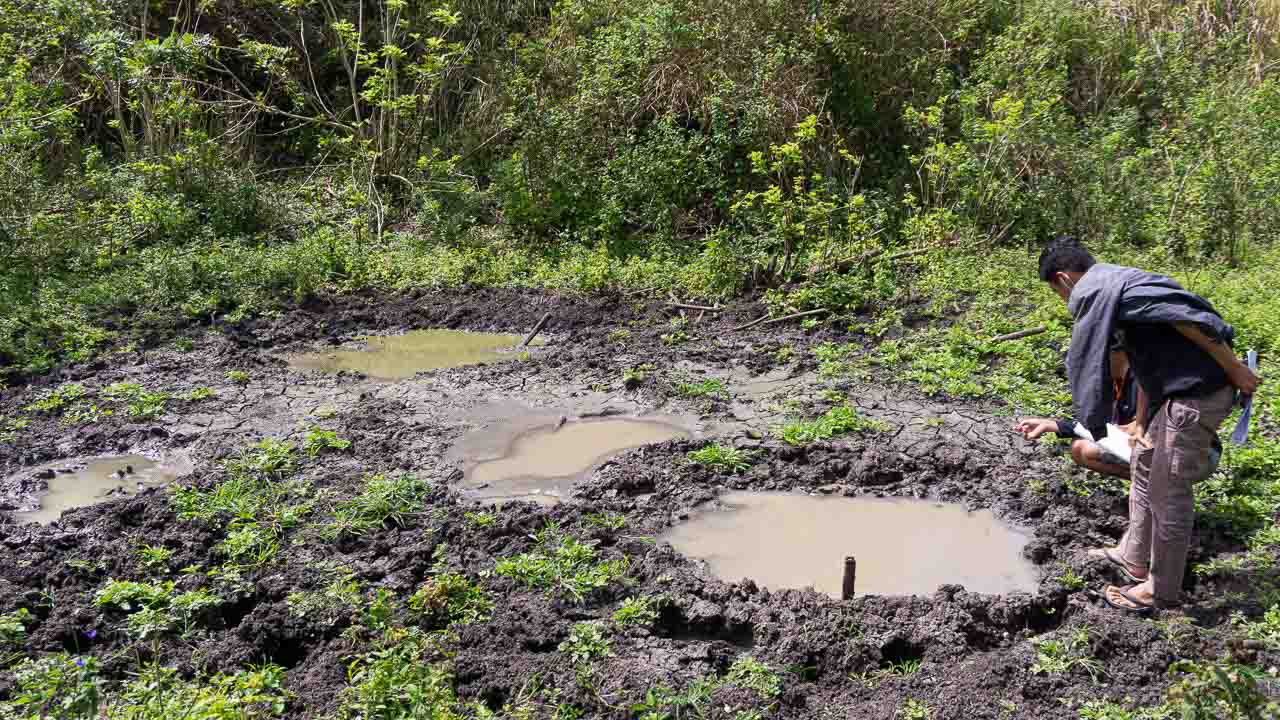 Leptospirosis Exposure in Rural East Indonesia Gallery of rural East Indonesia showing unsafe water, mud, barefoot exposure, and environmental leptospirosis risk