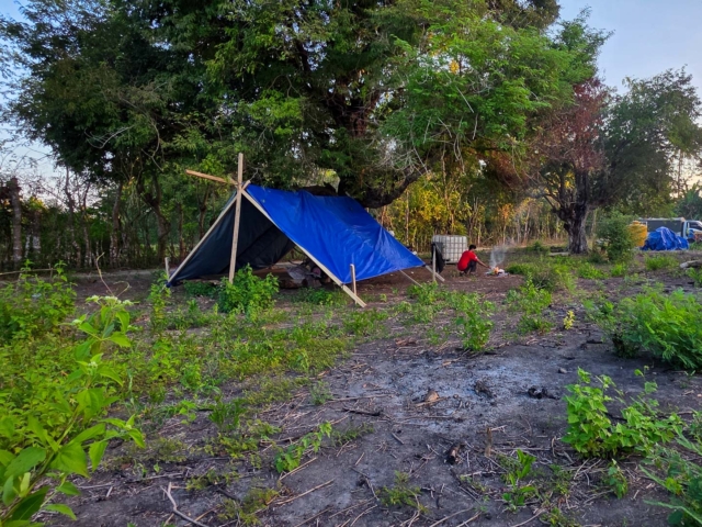 Building Rumah Kambera in Kawangu, East Sumba