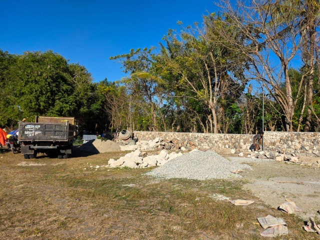 Building Rumah Kambera in Kawangu, East Sumba