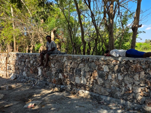 Building Rumah Kambera in Kawangu, East Sumba