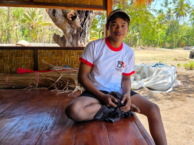 Building Rumah Kambera in Kawangu, East Sumba