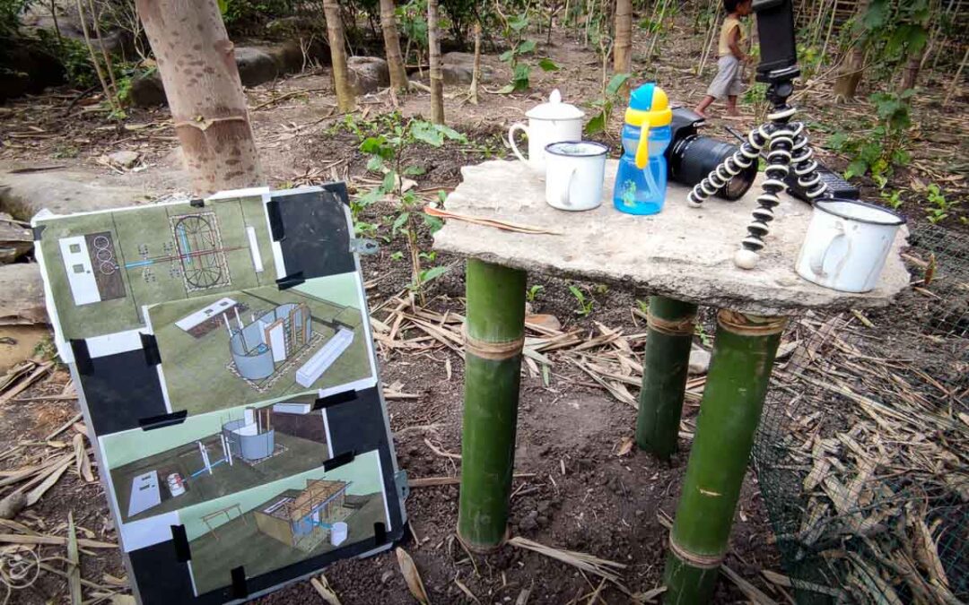 Water connections on the Mbinudita site also means building sanitary facilities for 2,500 people.