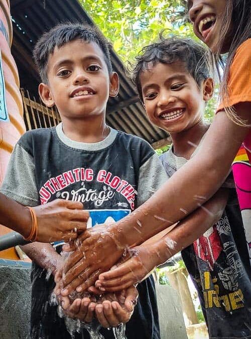 bg-500×700-kids-water