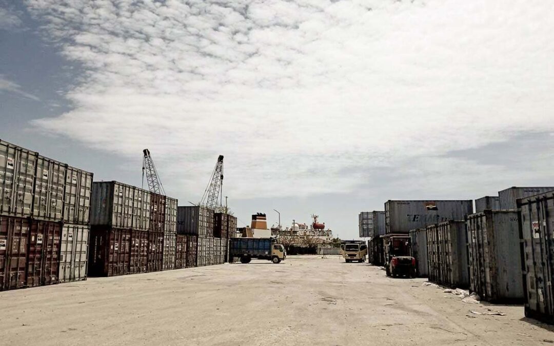 Container arrive to Waingapu