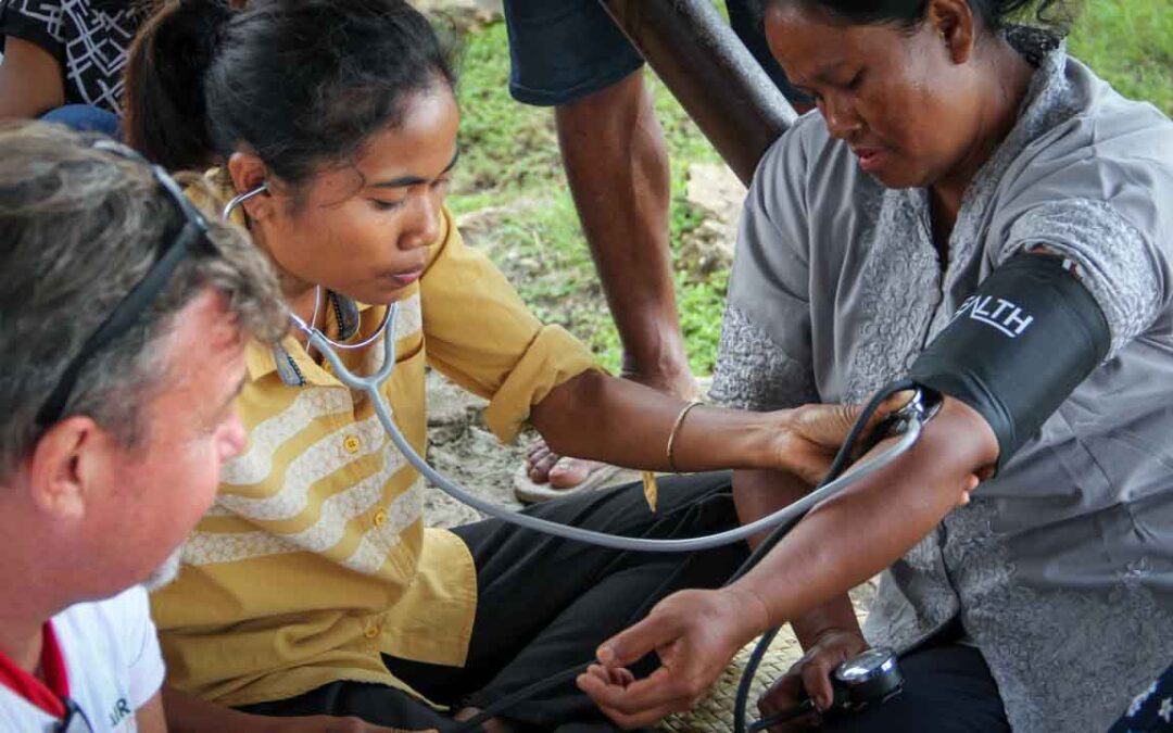 Training in taking blood pressure as part of the primary medical care program in rural areas