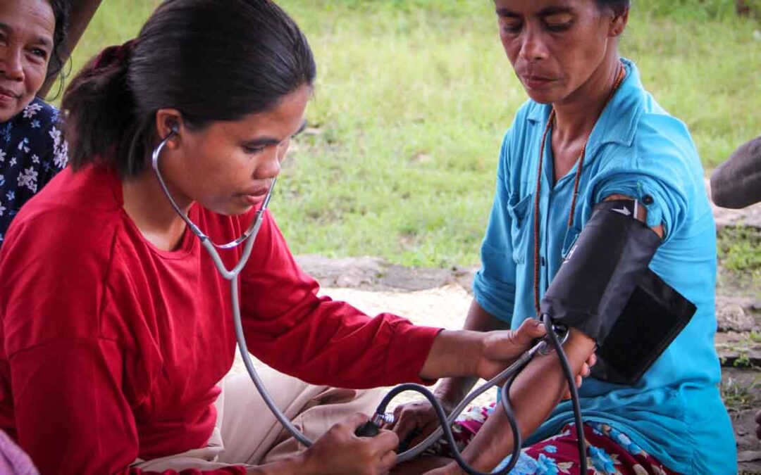 Training in taking blood pressure as part of the primary medical care program in rural areas