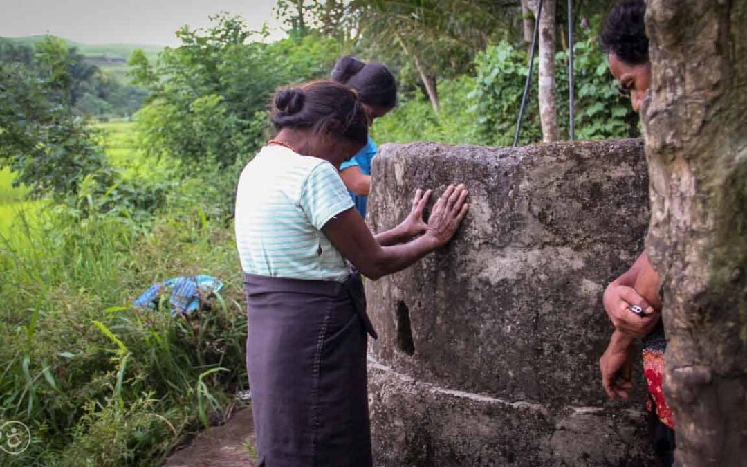 A prayer for water around a well in East Sumba