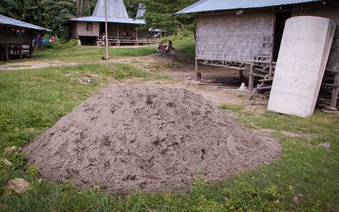 Construction of new sanitation facilities at Ritta, RT 05, Mbinudita Village, East Sumba